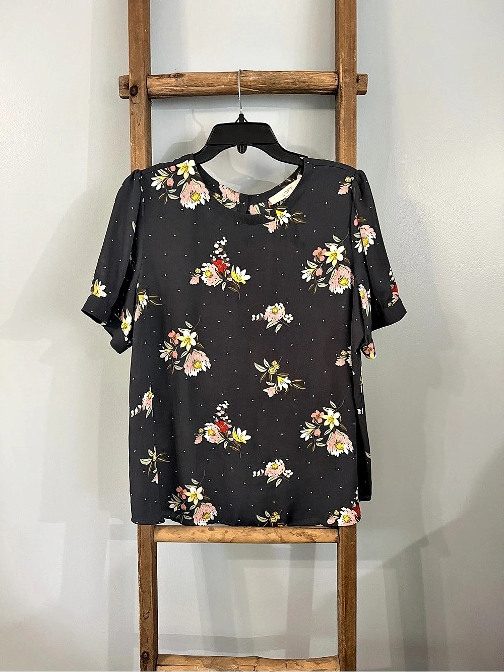 LOFT Floral Blouse in Black & Pink Large Like New